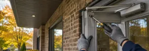 Storm Door Repair Abigail-Lyons, Brantford